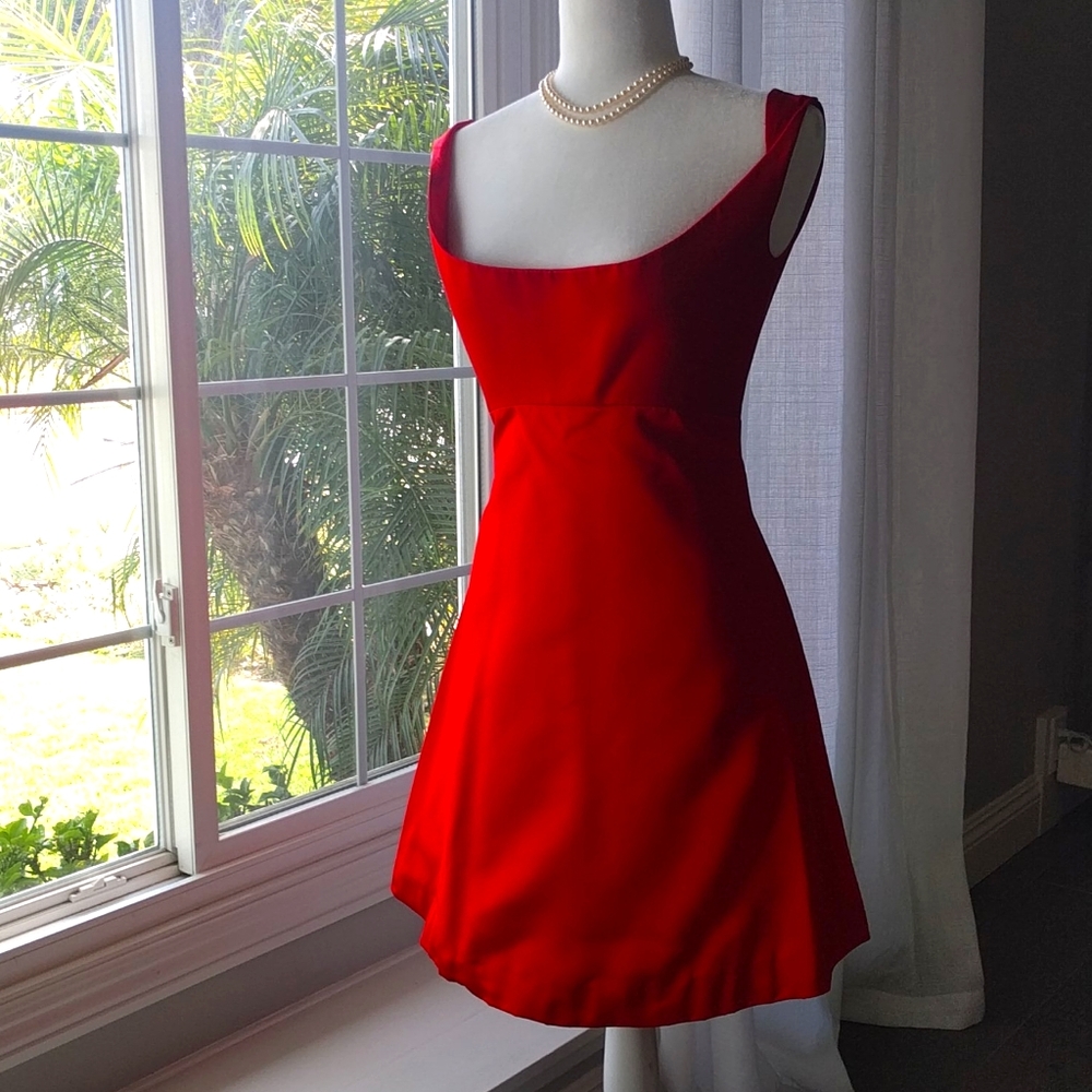 Minimalist Haute couture vintage 90s/2000s cocktail silk dress